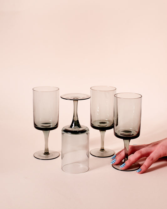 Lot de 6 verres à vin vintage en verre fumé noir – style années 70