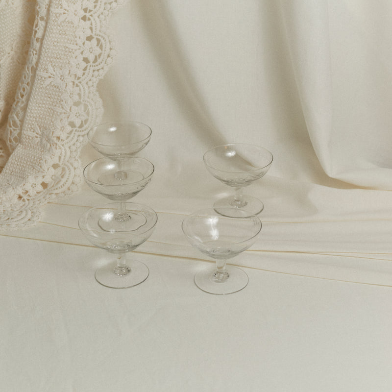 Coupes à champagne en verre gravé